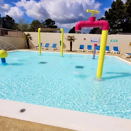 Bungalow De 2 Chambres Avec Piscine Partagee Sauna Et Wifi A Jean De Monts A 3 Km De La Saint-Jean-de-Monts