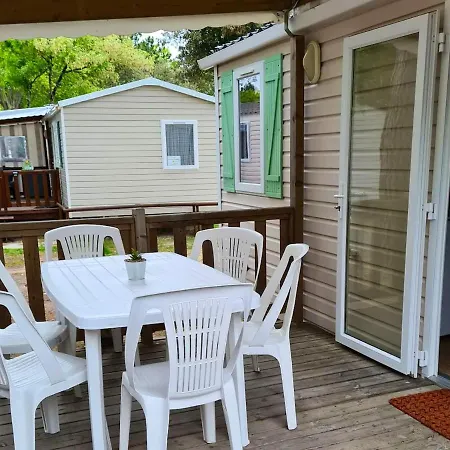 Semesterbostad Bungalow De 2 Chambres Avec Piscine Partagee Sauna Et Wifi A Jean De Monts A 3 Km De La *