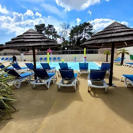 Bungalow De 2 Chambres Avec Piscine Partagee Sauna Et Wifi A Jean De Monts A 3 Km De La