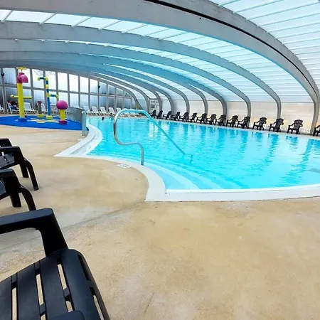 Bungalow De 2 Chambres Avec Piscine Partagee Sauna Et Wifi A Jean De Monts A 3 Km De La Semesterbostad *