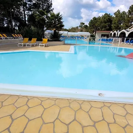 Bungalow De 2 Chambres Avec Piscine Partagee Sauna Et Wifi A Jean De Monts A 3 Km De La