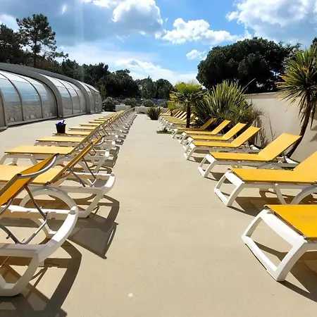 Semesterbostad Bungalow De 2 Chambres Avec Piscine Partagee Sauna Et Wifi A Jean De Monts A 3 Km De La Saint-Jean-de-Monts