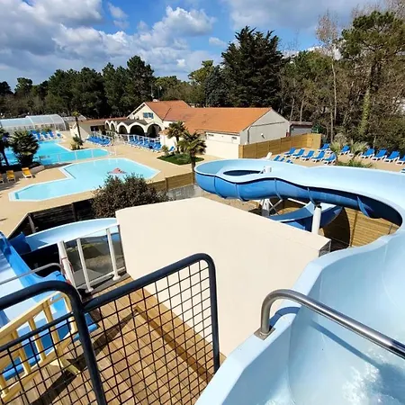 Bungalow De 2 Chambres Avec Piscine Partagee Sauna Et Wifi A Jean De Monts A 3 Km De La Semesterbostad